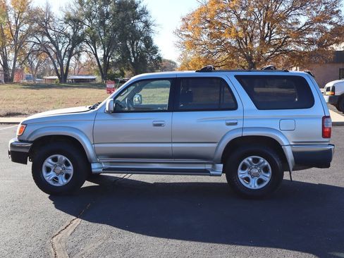 Used 2000 Toyota 4Runner SR5 w/ Upgrade Value Pkg 4 image 9