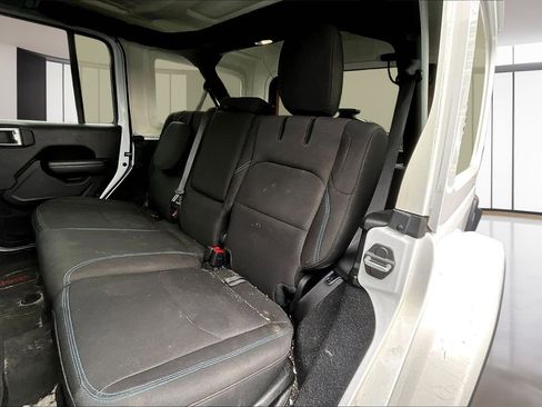 Used 2023 Jeep Wrangler Unlimited Rubicon 4xe image 7