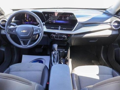 Certified 2024 Chevrolet Trax LT image 8