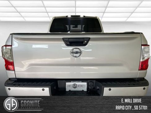 Used 2019 Nissan Titan SV w/ SV Convenience Package AWD/4WD image 5