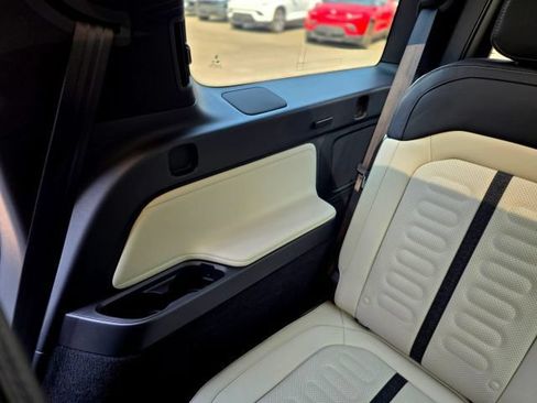 Used 2025 Rivian R1S Premium AWD/4WD image 50