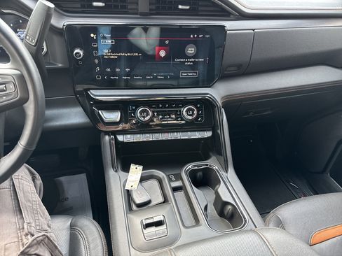 Used 2024 GMC Sierra 2500 AT4 w/ AT4 Premium Plus Package image 14