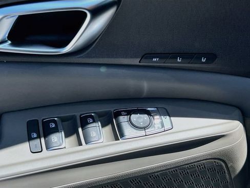 New 2026 Kia Carnival EX FWD image 18