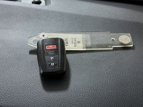 Used 2024 Toyota RAV4 XLE Premium image 32