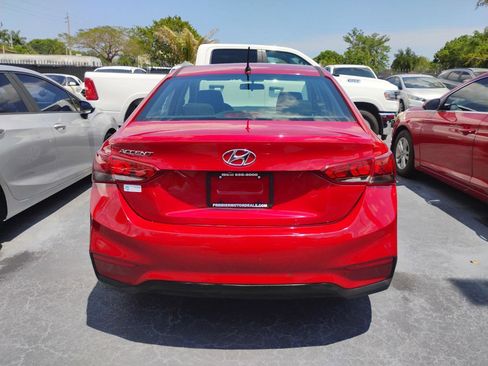 Used 2021 Hyundai Accent SE FWD image 3
