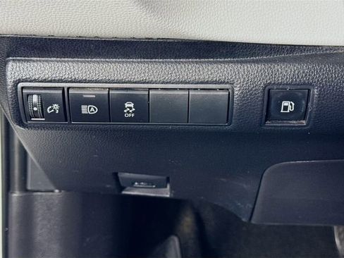 Certified 2024 Toyota Corolla SE w/ SE Package FWD image 10