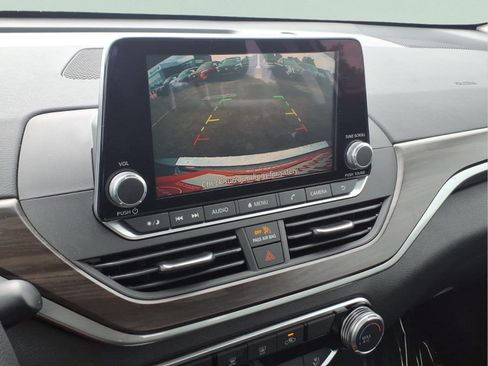 Certified 2023 Nissan Altima 2.5 SV FWD image 22