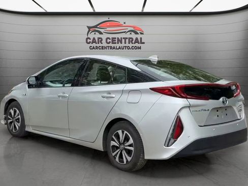 Used 2018 Toyota Prius Prime Advanced FWD image 3