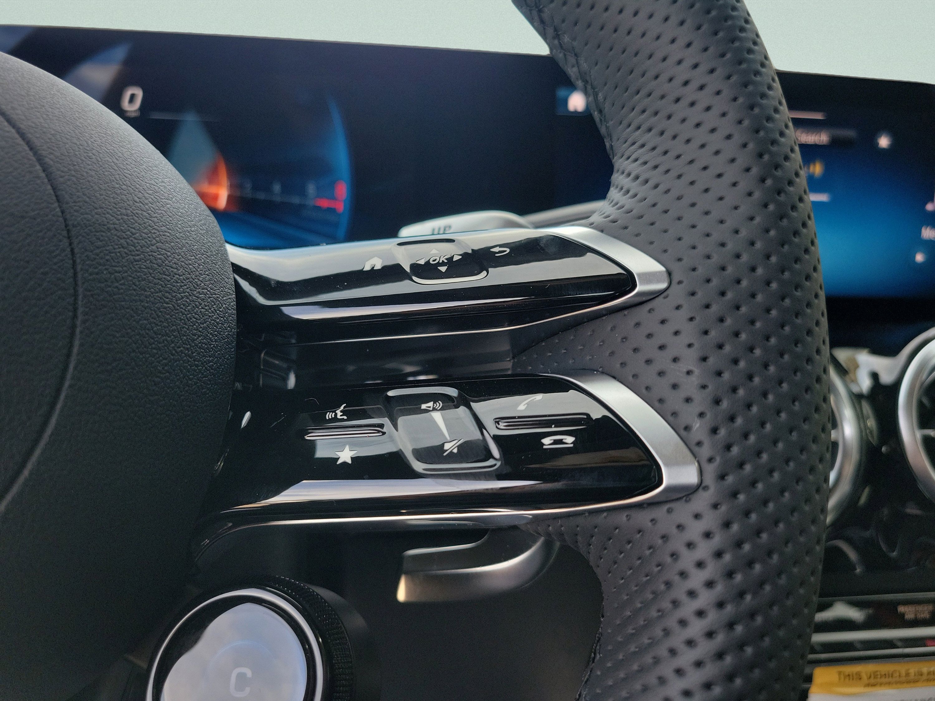 New 2026 Mercedes-Benz GLA 35 AMG 4MATIC image 23