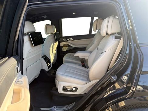 Used 2019 BMW X7 xDrive50i w/ Dynamic Handling Package AWD/4WD image 11