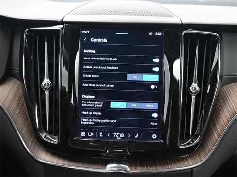 Used 2022 Volvo XC60 B5 Inscription image 18