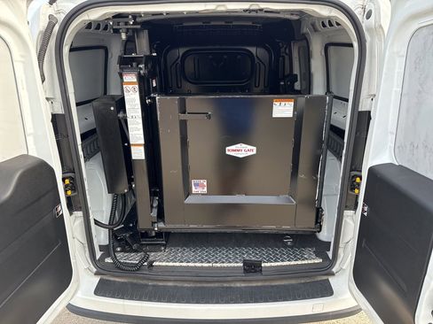 Used 2022 RAM ProMaster City Tradesman image 9