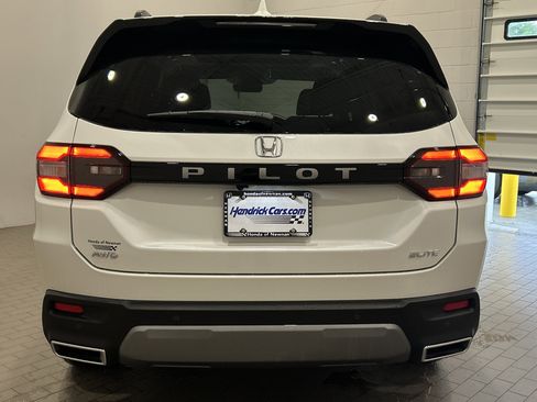 Used 2026 Honda Pilot Elite image 8