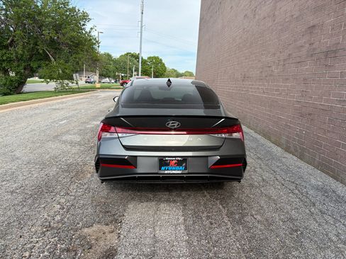 New 2026 Hyundai Elantra SEL Sport FWD image 4
