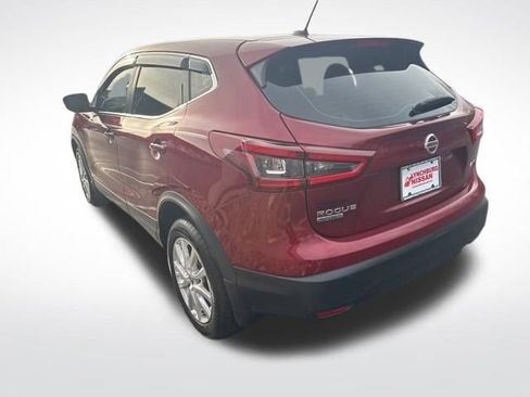 Used 2021 Nissan Rogue Sport S image 3