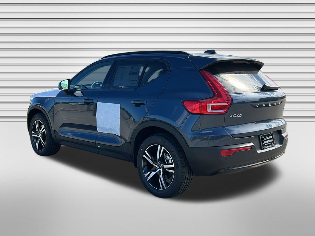 New 2026 Volvo XC40 B5 Core w/ Climate Package AWD/4WD image 6