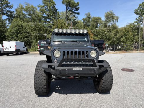Used 2018 Jeep Wrangler Unlimited Sport S AWD/4WD image 2