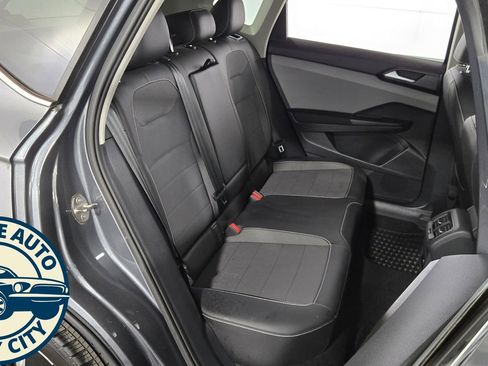 Used 2022 Volkswagen Taos SE FWD image 34