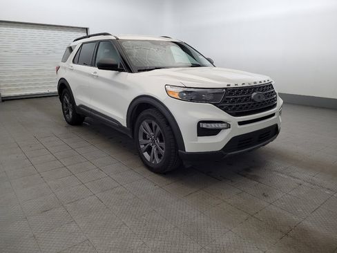 Used 2021 Ford Explorer XLT w/ Equipment Group 202A AWD/4WD image 13