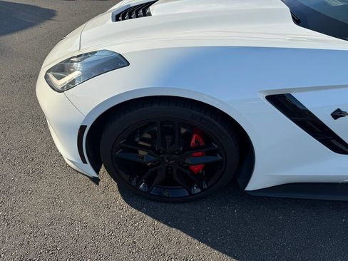 Used 2019 Chevrolet Corvette Stingray Coupe w/ Battery Protection Package RWD image 9