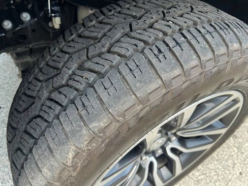 Used 2025 RAM 1500 Limited AWD/4WD image 10