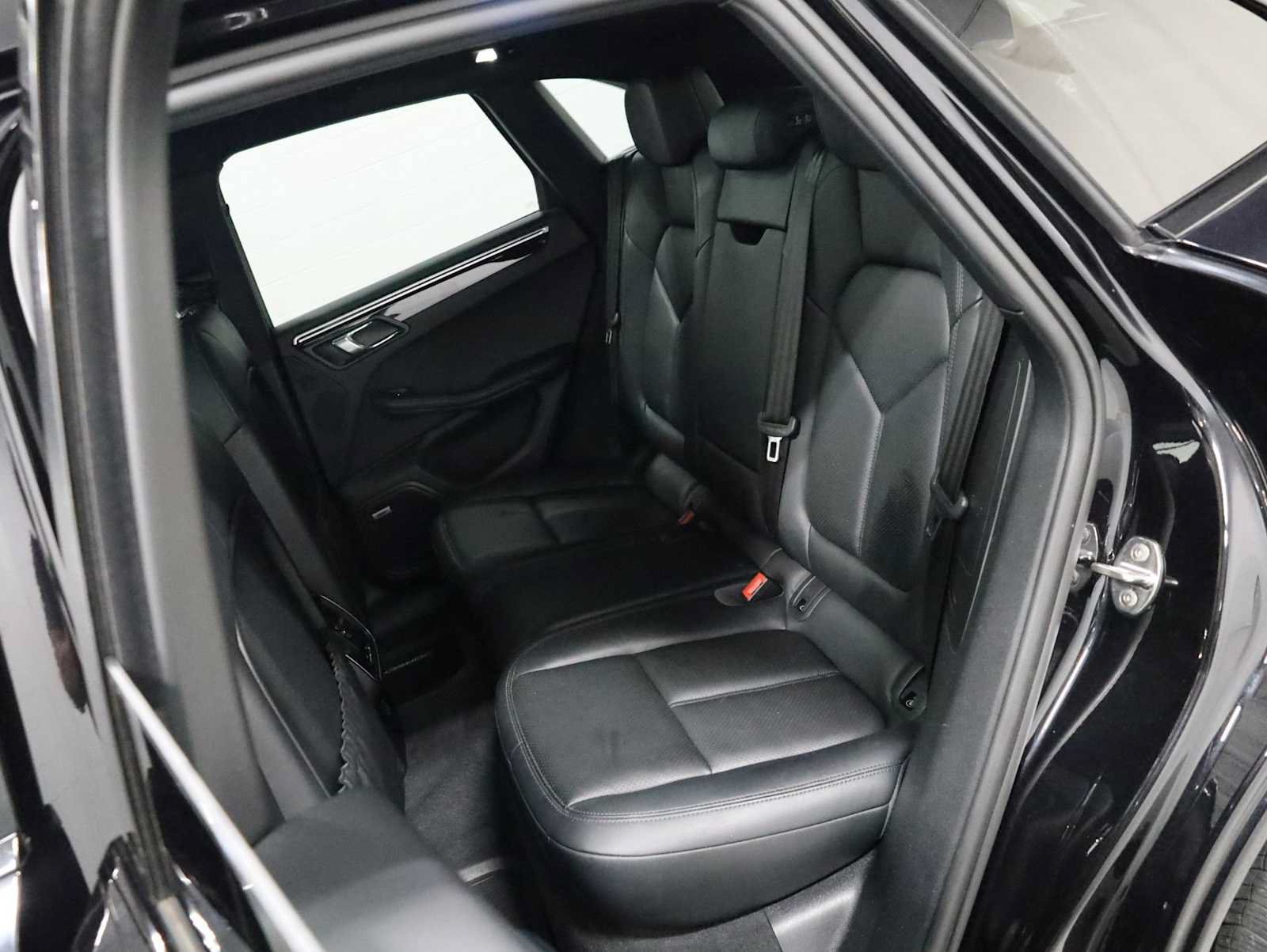 Used 2020 Porsche Macan GTS AWD/4WD image 35