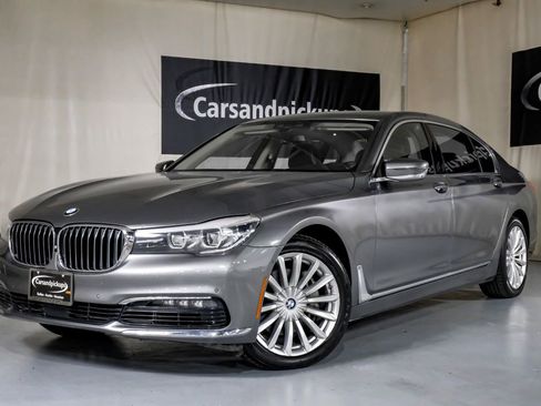 Used 2017 BMW 740i xDrive image 4