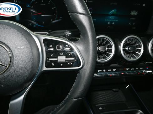 Used 2022 Mercedes-Benz GLB 250 image 32