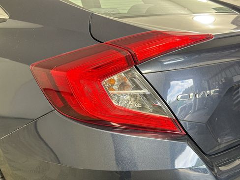 Used 2018 Honda Civic EX image 34