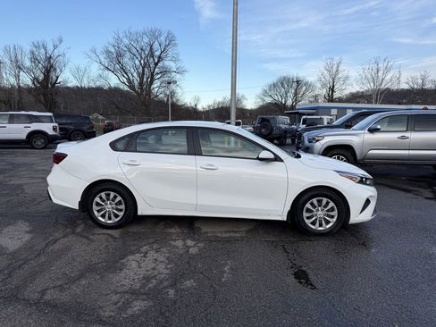Used 2022 Kia Forte Sedan image 8