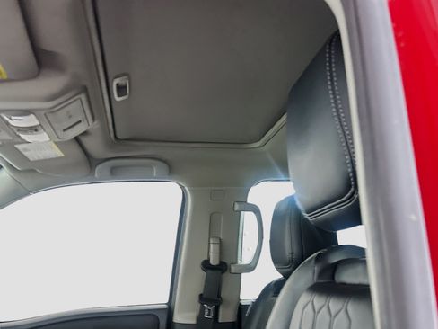 Used 2023 Nissan Frontier SV w/ SV Premium Package AWD/4WD image 25