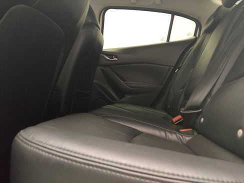 Used 2018 MAZDA MAZDA3 Touring FWD image 18