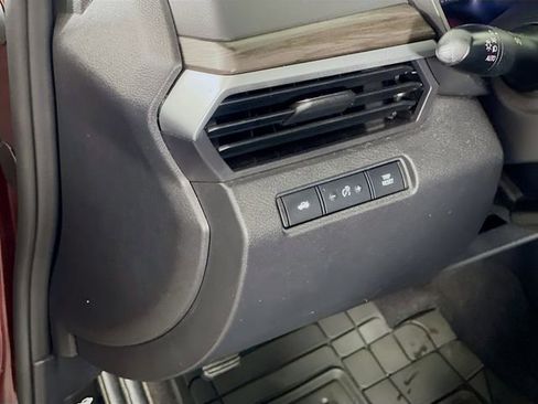 Used 2025 Nissan Altima 2.5 SV FWD image 11