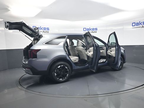 Certified 2025 Kia Sorento S AWD/4WD image 55