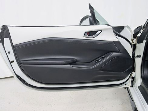Used 2023 MAZDA MX-5 Miata Grand Touring RWD image 29