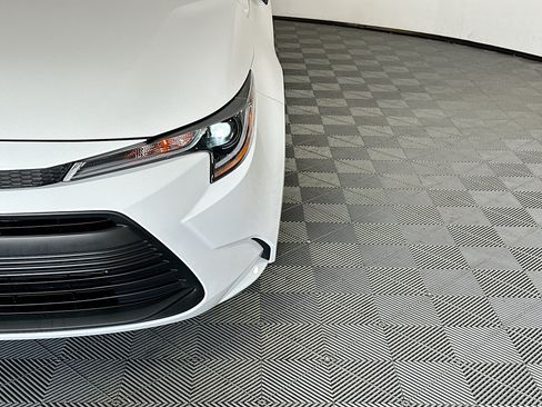 Certified 2025 Toyota Corolla LE FWD image 9
