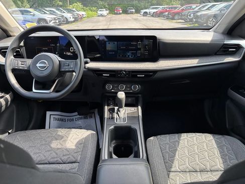 Used 2025 Nissan Kicks SV w/ SV Premium Package AWD/4WD image 29