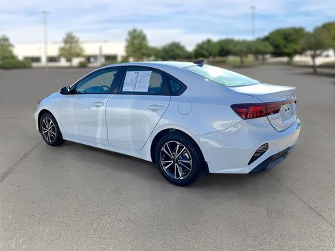 Certified 2023 Kia Forte LXS image 4