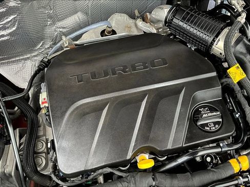Used 2024 Chevrolet Trax RS w/ Driver Confidence Package FWD image 32