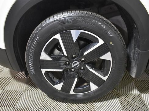 Certified 2025 Nissan Kicks SR image 41