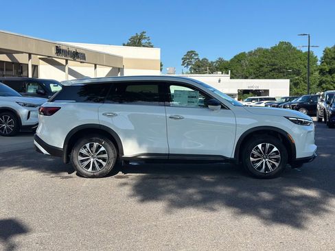 Certified 2025 INFINITI QX60 Pure image 12