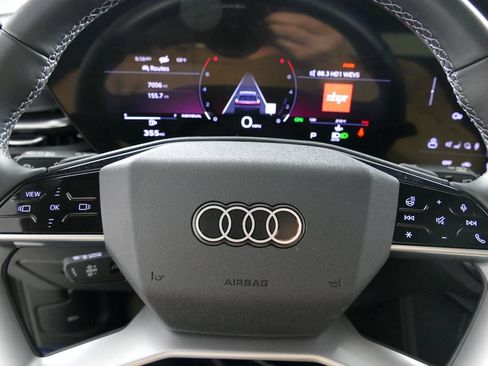 Used 2025 Audi Q5 Premium w/ Convenience Package AWD/4WD image 13