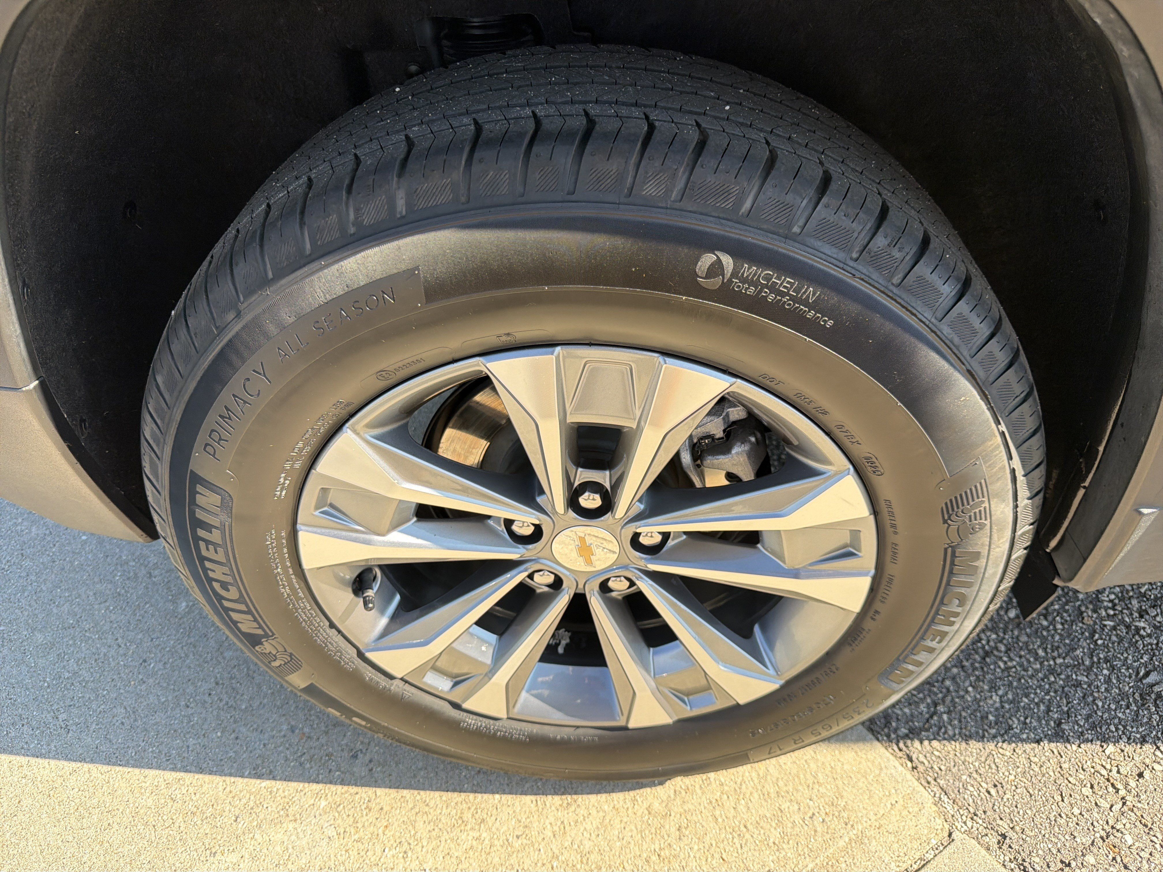 Used 2025 Chevrolet Equinox LT AWD/4WD image 28