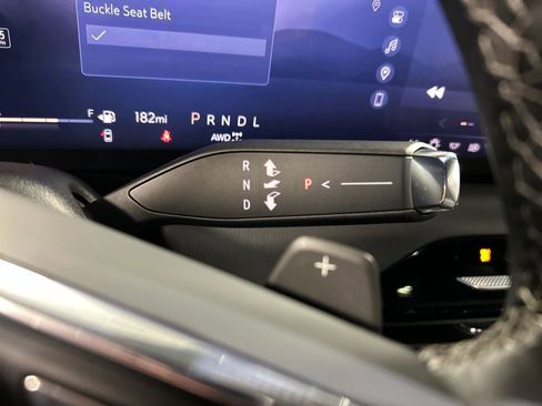 Used 2025 Buick Enclave Sport Touring image 20