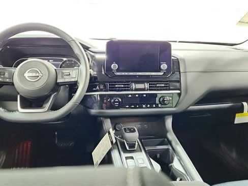 New 2025 Nissan Pathfinder SV image 24