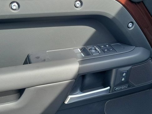 New 2026 Land Rover Defender 90 X-Dynamic SE AWD/4WD image 20