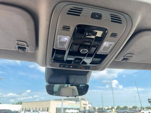 Certified 2025 Cadillac Escalade Sport Platinum w/ LPO, ONYX Package AWD/4WD image 23