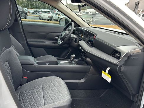 New 2026 Nissan Kicks SV w/ SV Premium Package image 10