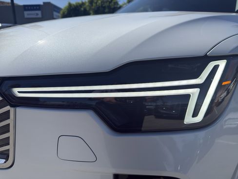 New 2025 Volvo XC90 T8 Ultra w/ Protection Package Premier AWD/4WD image 12