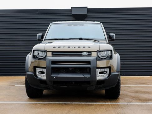 Used 2020 Land Rover Defender 110 SE image 10